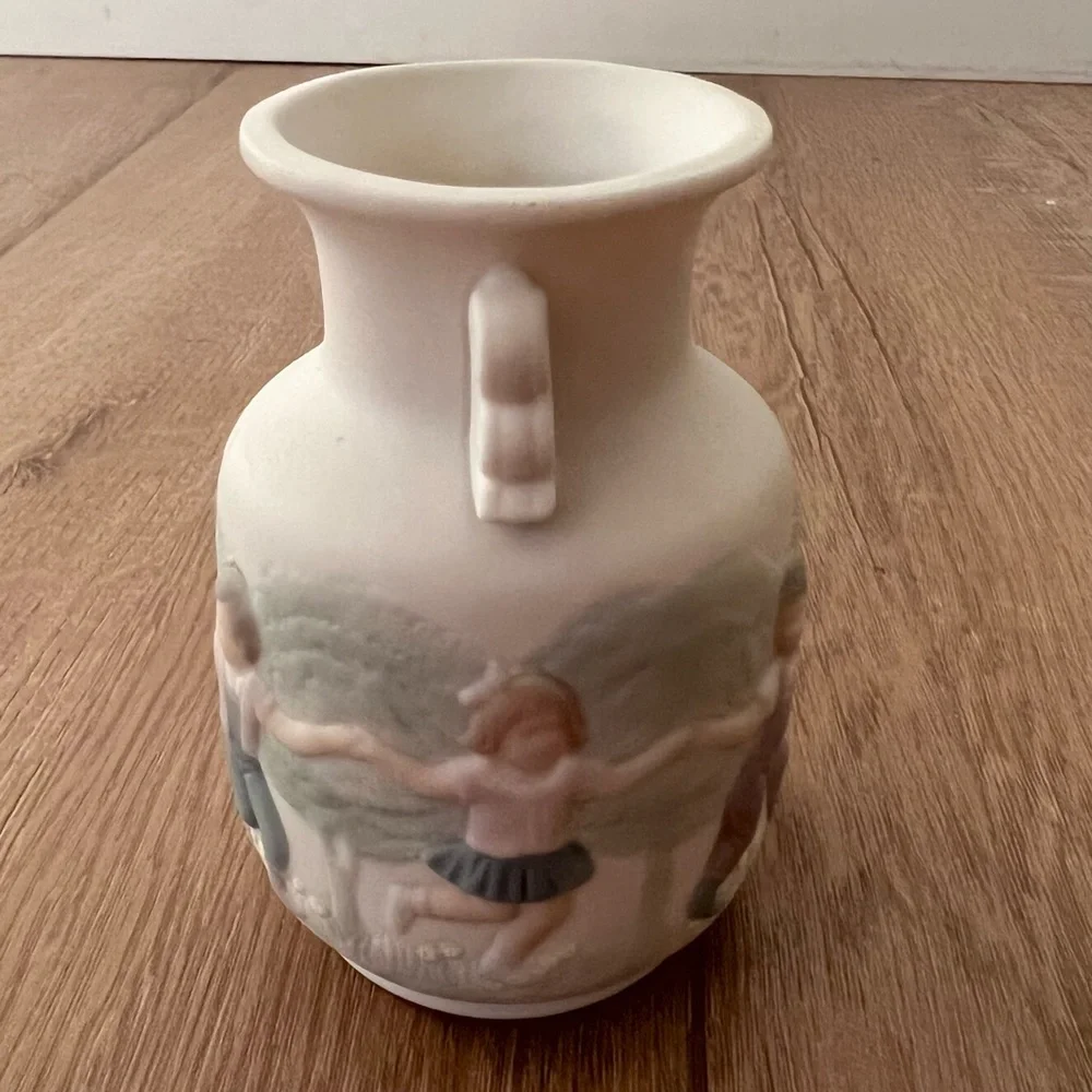 1984 LLADRO 5260 Children Playing Small Matte Bisque‎ Vases By Jose Roig RETIRED